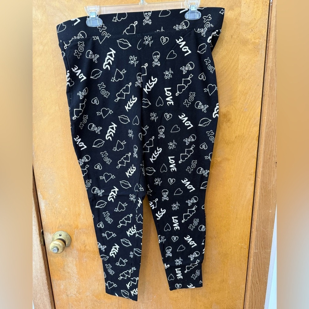 Torrid Betsy Johnson Black and White Graphic Leggings